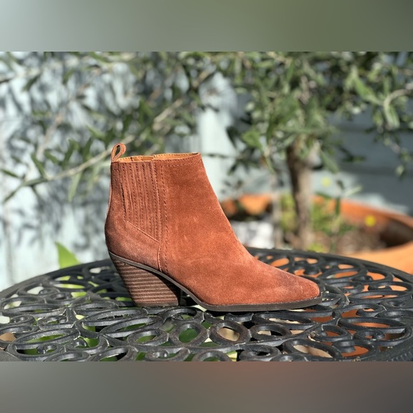 Zodiac — Robyn Ankle Boots - Picture 2 of 6